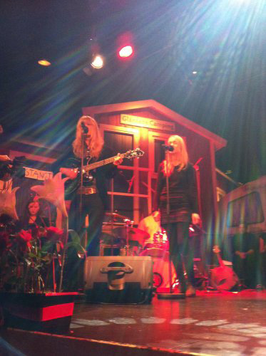 Festmiddag med mingel, tal och musik ägde rum på Brewhouse. Elever från Ester Mosessons gymnasium serverade och värdarna var som vanligt från Bernadottegymnasiet.