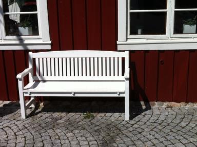 Utbyte värmeanläggning Mejselgatan, Kungshamn På Mejselgatan kommer i år den värmeproducerande anläggningen att uppdateras så att oljan helt fasas ut. Entreprenör är inte utsedd. Fasadmålning Väjern.