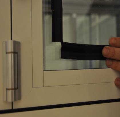 Montering 16. Montering av glaskassetter 17. Justering glas Insexnyckel 6mm 1. Kontrollera glasens mått motsvarar de som angivits i beställningen. 2.