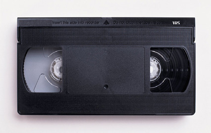 0281-719 88 Bevara dina minnen digitalt så att de inte förstörs Konvertera dina VHS-Kassetter hos oss! 2kr/minuten exkl.