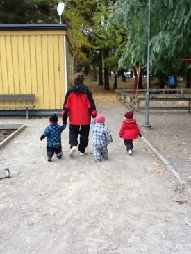 Förskolan ska enligt läroplanen bl.a. sträva efter att varje barn ska utveckla sin förmåga att urskilja, uttrycka, undersöka och använda matematiska begrepp, se samband och upptäcka nya sätt att förstå sin omvärld.
