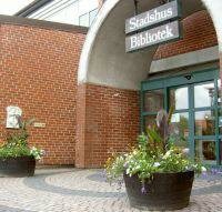 Återkommande under sommaren saker som händer flera gånger eller under en längre tid Laholms bibliotek i sommar -Öppettider- 13 juni - 14 augusti Stadsbiblioteket Mån - Tis 10-19 (8-10 öppet med