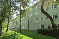 Nybyggnad Flerbostadshus Nybyggnad Garage Nybyggnad Sophus Byggtekniskt antal huskroppar 1 st Antal våningar 4 st Antal lägenheter 28 st Bruttoarea 2879 m2 Byggnadsarea 720 m2 Bruttovolym 8300 m3