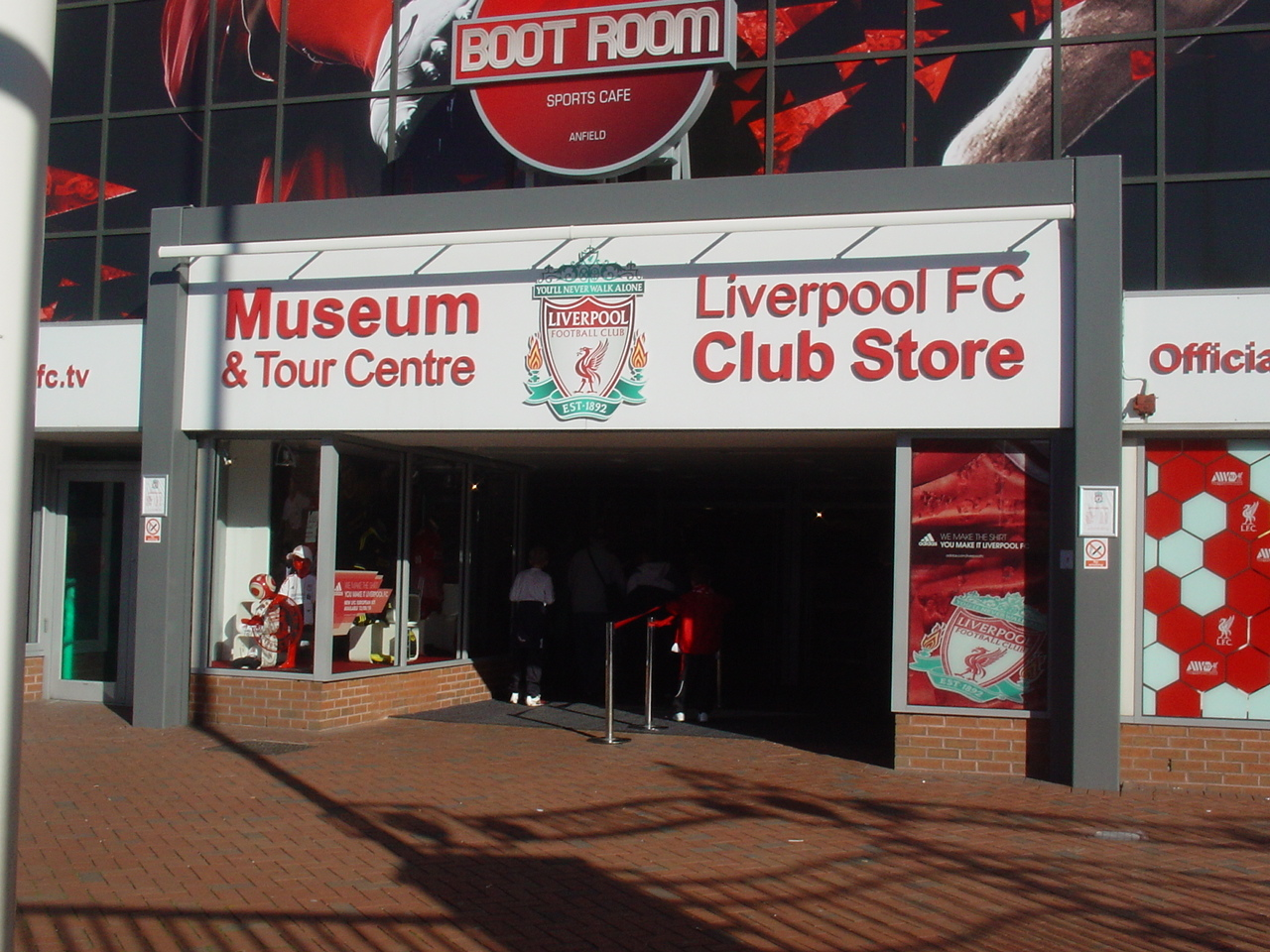 Anfield Museum & Stadium Tour Har du inte varit på Anfield Museum eller Stadium Tour är det inte för sent. Är du Liverpool supporter så måste du besöka det någon gång.