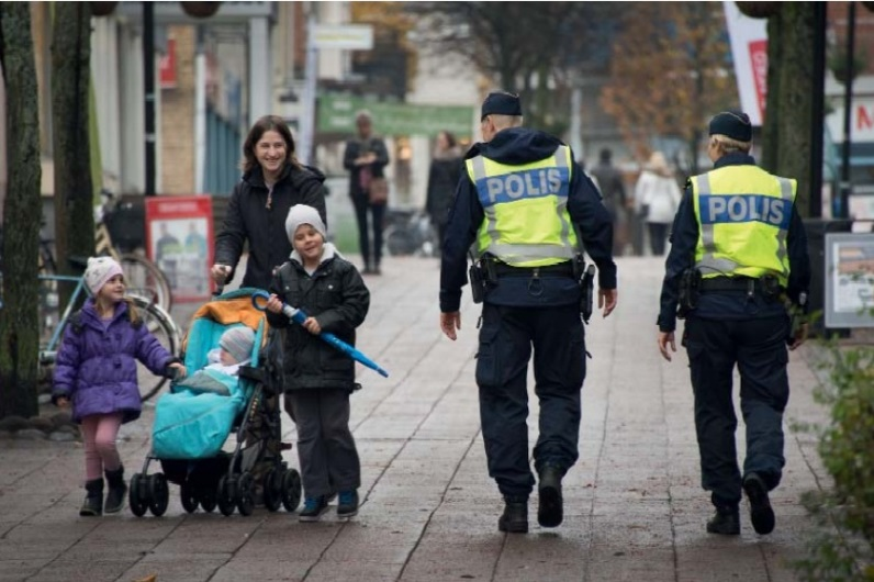 Polisens verksamhetsidé Närmare medborgarna, mer tillgängliga och tillsammans leder vi det brottsbekämpande arbetet för trygghet, rättssäkerhet och