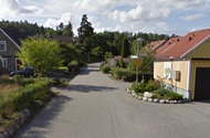 Fönstermålning på flerbostadshus i Björkhagen Byggstart april 2014 Byggkostnad 1-3 mkr F-btkn Snötäcket 5 Byggmånader 6 Entr.