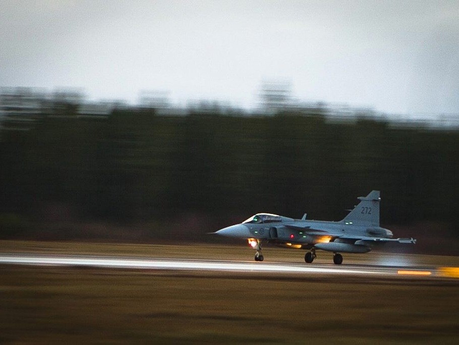 Effektiv försvarslogistik när och där den