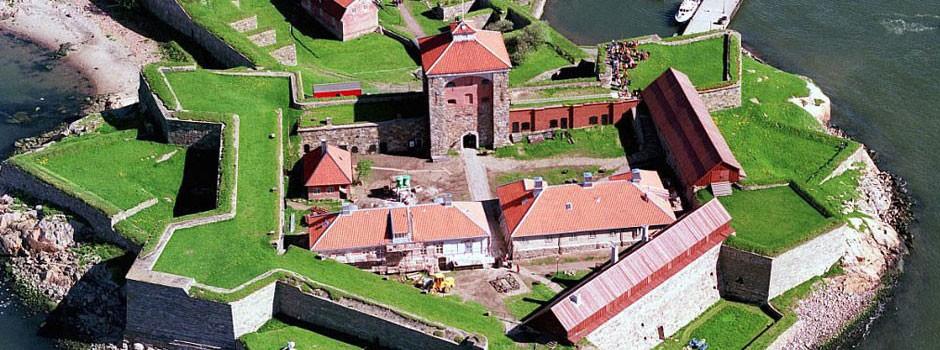 2 timmars kryssning med guidning. Guidning & lunch på Nya Älvsborgs Fästning. Guidad hamntur med besök på Nya Älvsborgs Fästning Åk med oss på en intressant resa i Göteborgs historia.