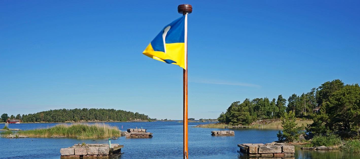 Busstransfer Kryssning med fika Musikunderhållning Lunch på Naturum Guidning av Läckö Slott Läckö Slott & Ekens Skärgård Vi fortsätter vår succé från 2014 med kryssning i Vänern.