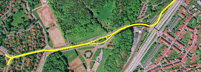 Sahlgrenska. Snabbspårvägen grenar av från tunnelbanan och får sin hållplats där Säröbanans hållplats låg tidigare. De två vändslingor som finns idag kan rivas.