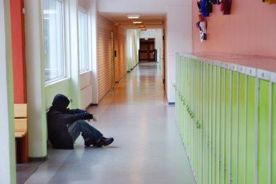 6 av 10 som placerats före 10 års ålder går ut grundskolan med gymnasiebehörighet jämfört med 9 av 10 i hela ungdomsgruppen.