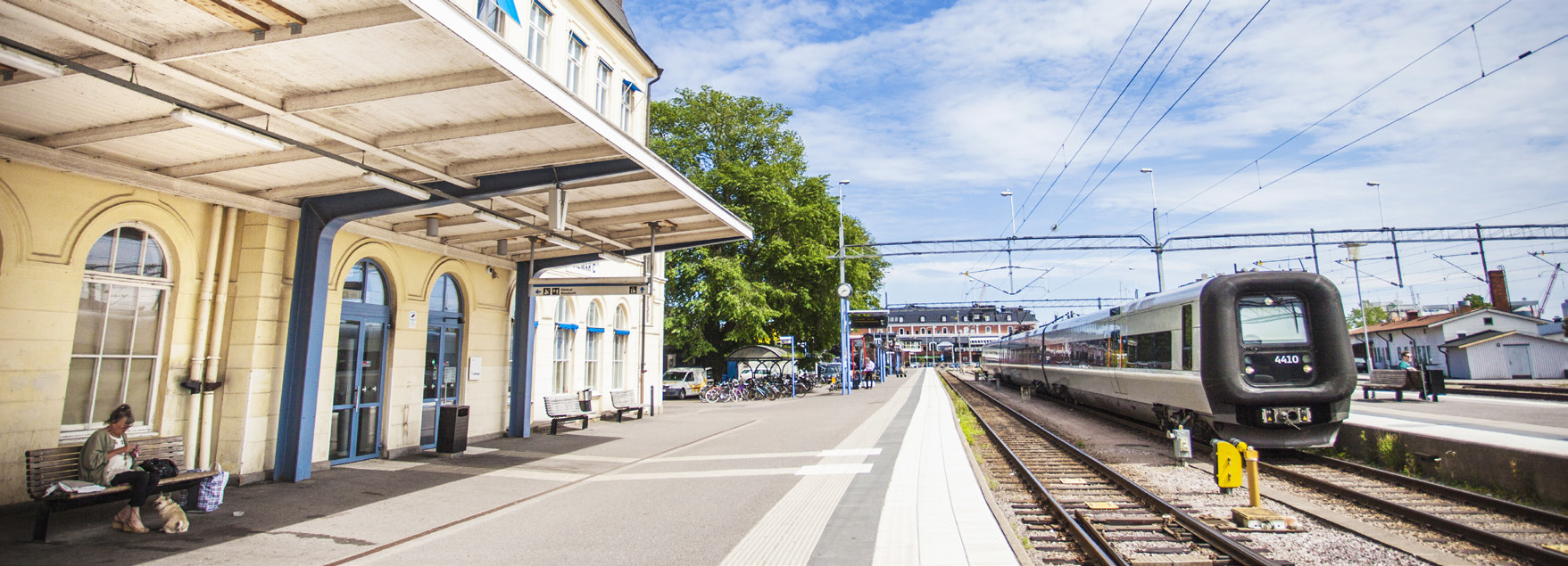 Innehållsförteckning Inledning Sjukresor Färdtjänst Riksfärdtjänst Så här betalar du Hur du ansöker Kontaktuppgifter Medical transport in Kalmar County 2 4 6 8 10 12 13