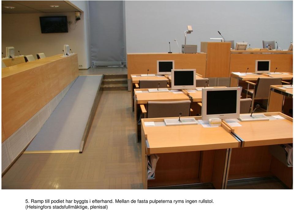 Mellan de fasta pulpeterna ryms