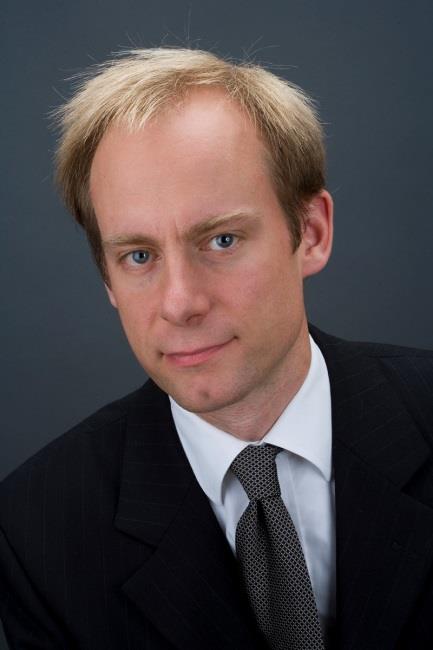 Henrik Gustafsson, Coor Arbetar på Coor Service Management sedan 2004. Har mestadels arbetat med Affärsutveckling och Försäljning, som projektledare eller chef.