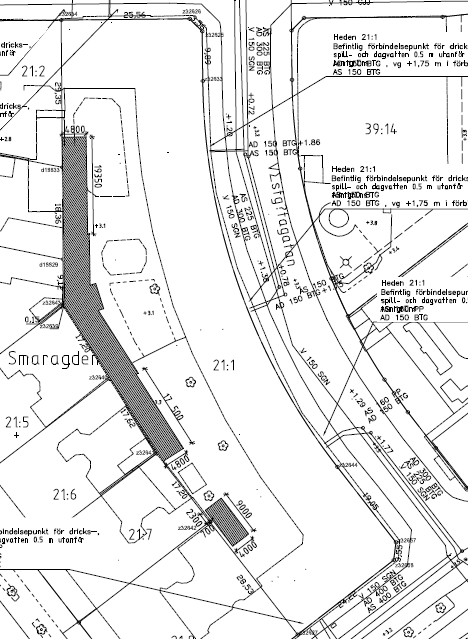 Så här placeras den nya tvättstugan, grillplatsen och cykelförvaring på gården: SMÅLANDSGATAN Preliminär placering cykelförvaring Preliminär placering grillplats NY TVÄTTSTUGA Vad får föreningen?