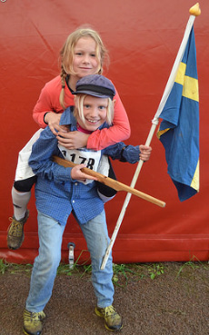 Första dagen var stafett för ungdomarna och öppna banor för de vuxna. Stafetten utgick på två sträckor med var sin löpare i varje.