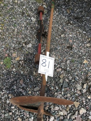Båtmotor 3,5 hp 0621-071 Avslut: 19:16 Symaskin 0621-073 Avslut: 19:17 200.00 kr exkl moms Div 0621-074 Avslut: 19:18 Rördelar 0621-075 Avslut: 19:19 800.