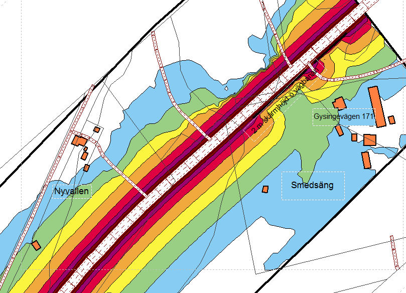 Figur 7. Ekvivalenta ljudnivåer från vägtrafik med en skärm med 2 m höjd. Skärm markerad med svart streck.