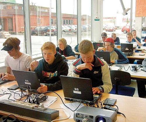 Inriktningar: Automation Dator- och kommunikationsteknik Elteknik Energiteknik Exempel på yrken/yrkesområden: