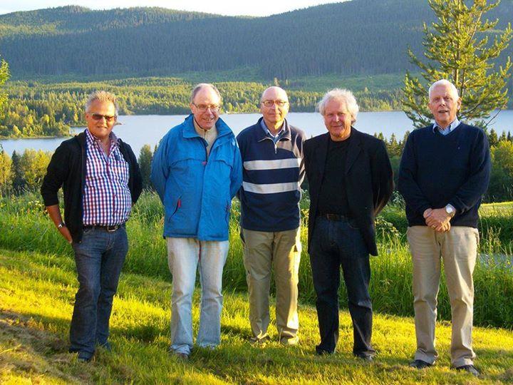 Alsen 15 17 juli Lördag 16 juli 9.00 Morgonbön i kyrkparken. Calle 12-15 Servering: Kolbullar, kakor med mera Tipsrunda, guidning i kyrka och kyrktorn. Hästar & smådjur 13.