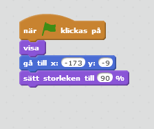 Placera din figur till höger eller till vänster på scenen. Det gör du genom att dra figuren med musen. Nu är det äntligen dags att skriva lite kod. Vi börjar med ett startblock.