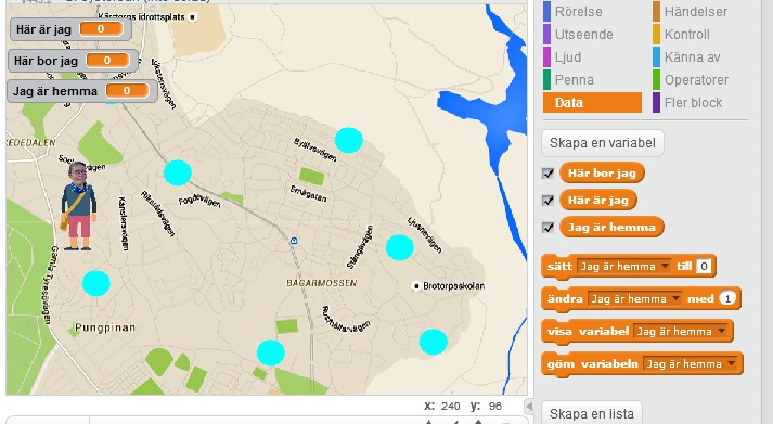 Nu behöver vi skapa några variabler. De ska hjälpa oss att hålla reda på var vår figur är, var hen bor och när hen är hemma. Det gör du på kodytan. Välj kategorin Data som har orange färg.