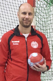 Bilaga till Åkersberga Kanal v. 5 Tisdag 28 januari Åkersberga Handbollklubb Steg 4 USM 1-2 Februari 3 # 9 Demi Todorovic V9 Bakre rad fr.