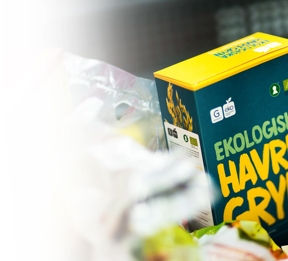 Axfood Sverige förbättrad effektivitet Nettoomsättning: 10 058 Mkr (8 948), +12,4% Rörelseresultat: 132 Mkr (98) Rörelsemarginal: 1,3% (1,1) Hög andel egna