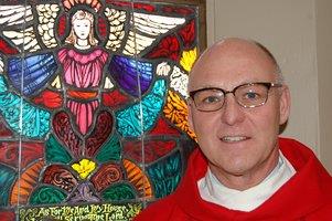 Medverkande Paul Hoffman Rev. Paul Hoffman har varit präst i ELCA (Evanglisk-lutherska kyrkan i USA) sedan 1982. Han var kyrkoherde i Phinney Ridge Lutherska kyrka i Seattle 17 år.