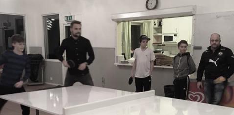 Kvällen fortsatte med pingis och fotbollsturnering via X- box one. Det var stundtals mycket spännande kamper och det kändes som att Rasmus och Joel fick en del spö.