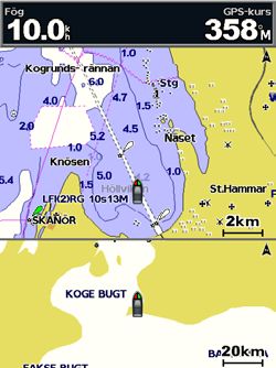 Använda sjökort Använda delad sjökortsbild Använd den delade sjökortsbilden till att visa två olika zoomgrader av navigationssjökortet samtidigt.