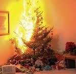 Att tänka på inför jul- och nyårsfirande Nu är det jul igen. Tiden går fort och vi är nu inne i en period som vi vet ökar risken för bränder.