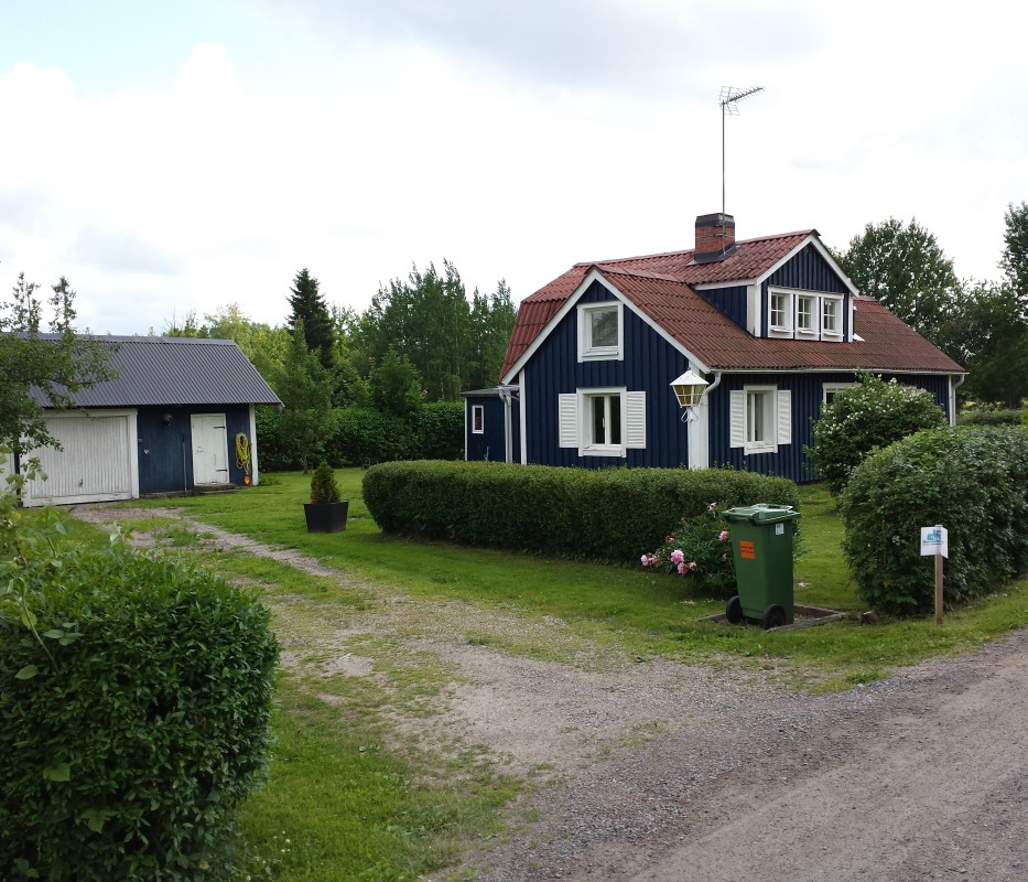 Län Östergötland Område Långskogen Kommun Motala Gatuadress " Idylliskt läge där lugnet regerar och naturen är bokstavligen runt knuten!