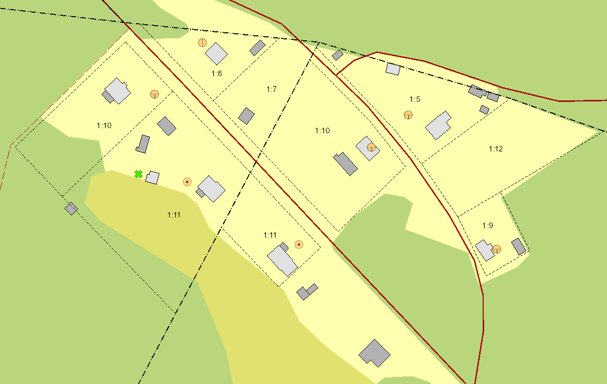 Sammanträdesdatum 154 87 (forts) Kartsnitt 1: Ovanstående kartsnitt är ett utdrag ur kommunens kartskikt, som bland annat visar typ av slamavskiljare, som enligt en enkätstudie finns på fastigheterna.