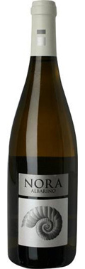 Vina Nora, Albarino 2013 Rías Baixas - Galicien, Spanien 139 SEK/flaska FREDRIK HIERNER MASH AARHUS Har alltid tyckt att Albarino är en fascinerande druva, med sin lätta förfriskande syra och lätta