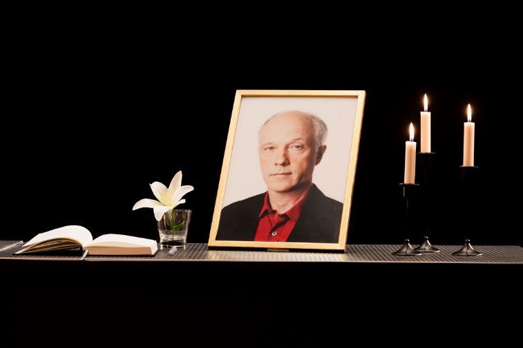 30 Korrespondenter (Utrikeschef + Personaldirektör) Medarbetarna Öppen Studio kl 12