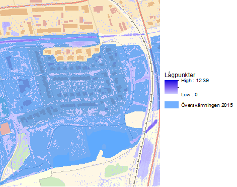 Figur 38. Visar lågpunktskarteringen ihop med översvämningen 2015 över område 1. Figur 39 visar område 2. Även här ligger översvämningen 2015 i botten och lågpunktskarteringen ligger ovanpå.