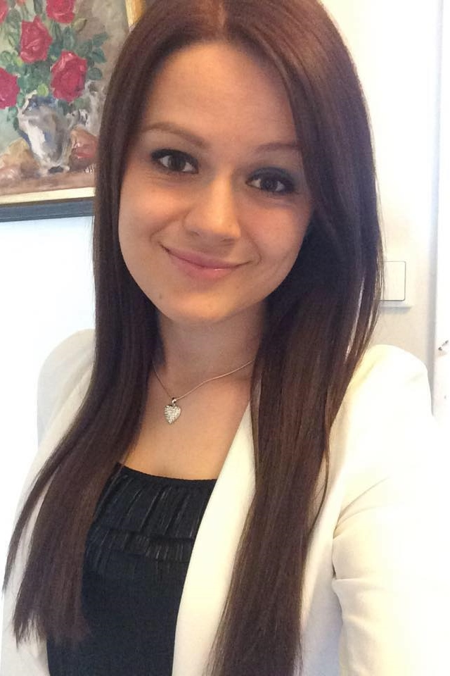 Rebecca Meszaros 22 år, lärarstudent på grundlärarprogrammet i Halmstad Arnela Osmanovic 22 år, lärarstudent på grundlärarprogrammet i