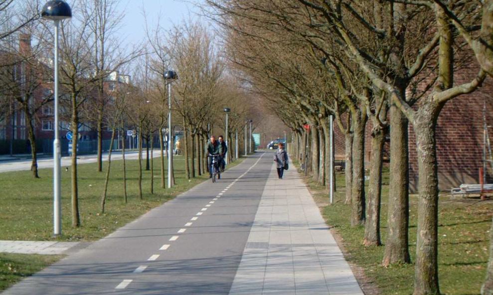 22 Exempel: Cykelplan för Malmö stad Stadsbyggnadskontoret har tagit fram ett förslag till cykelplan som visar det övergripande cykelnätet i Malmö.