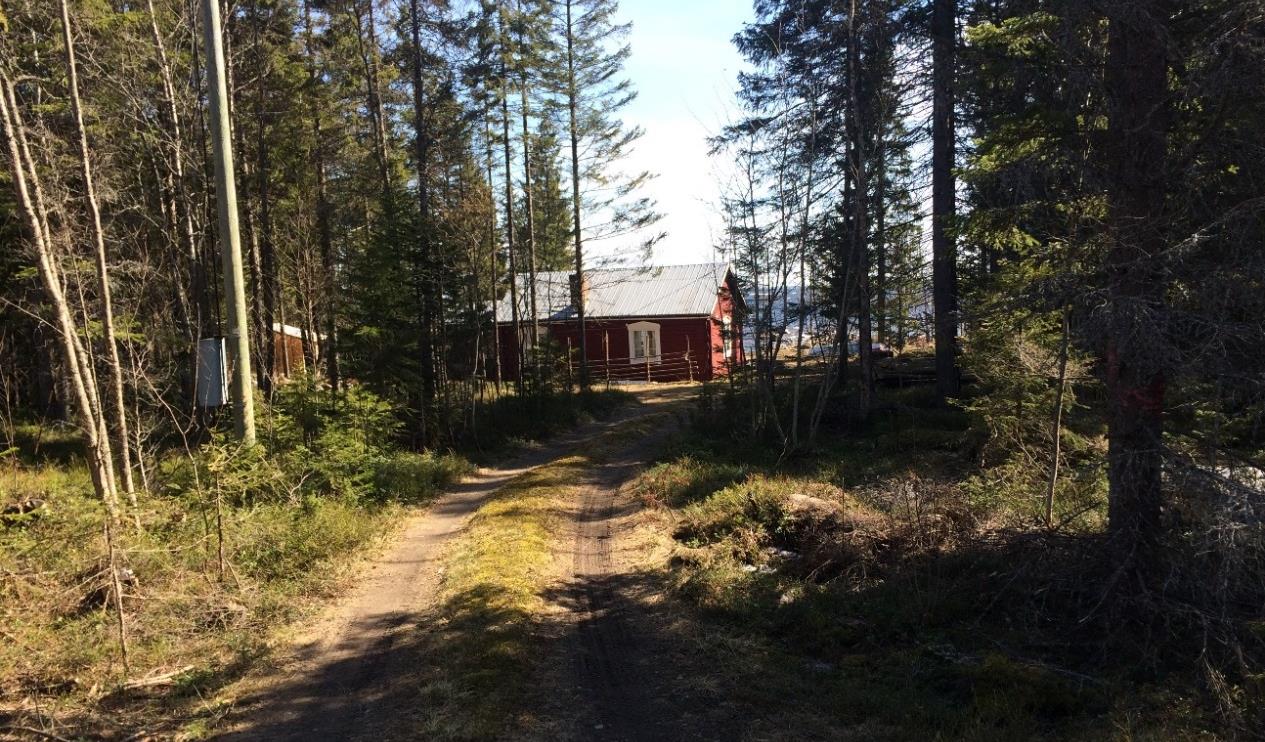 Inom planområdet finns tre befintliga tomter för fritidshusbebyggelse.