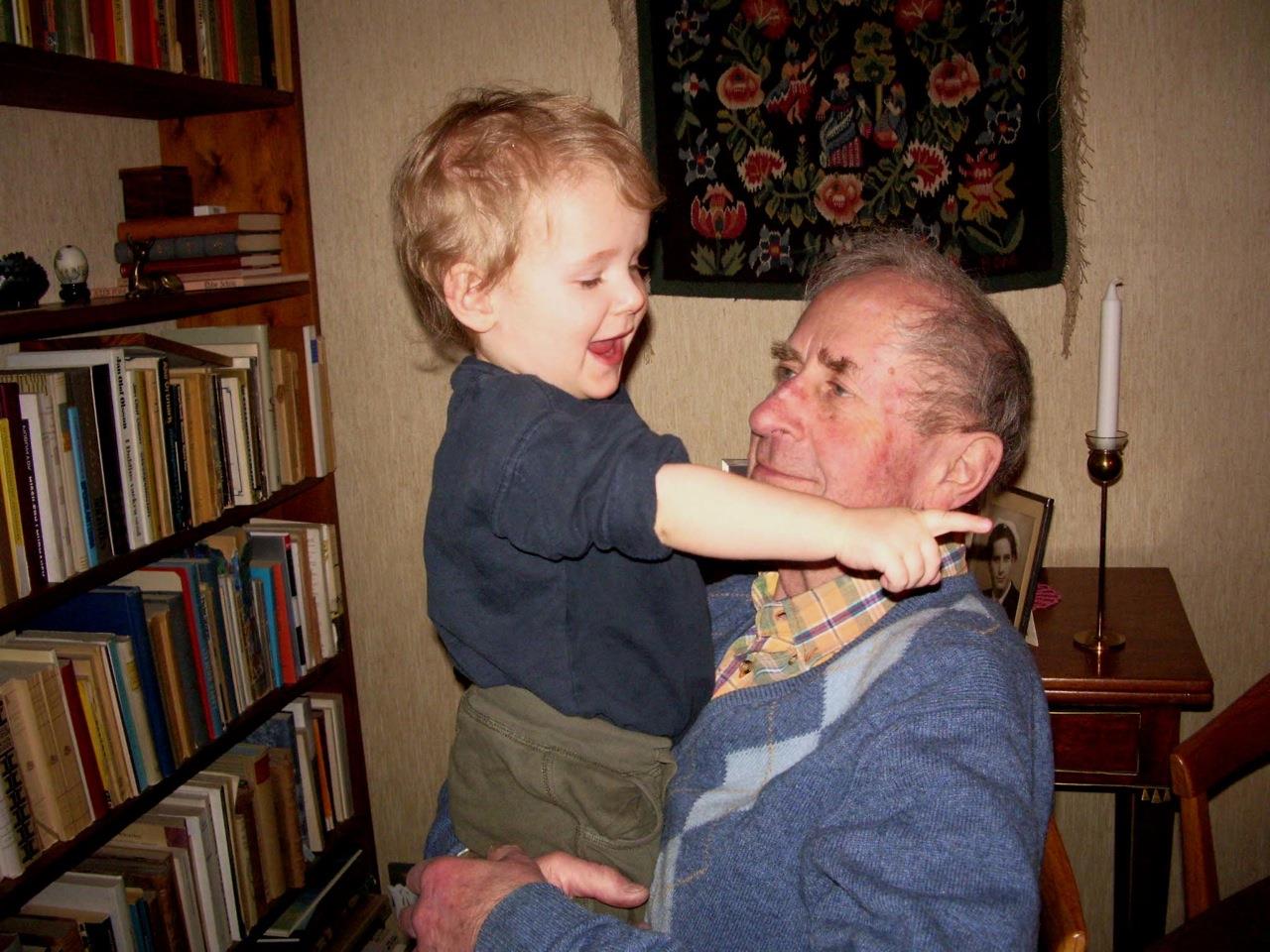Infobrev (131) till Täby SK:s medlemmar Grattis Bengt-Olof Malmberg 80 år den 11 mars Här tillsammans med sonsonen Mickel (pappa är Mio och morfar är Björn Fallqvist).