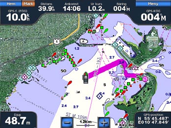Navigera till en marin servicedestination VARNING Funktionen Automatisk vägledning på BlueChart g2 Vision SD-kortet baseras på elektronisk sjökortsinformation.