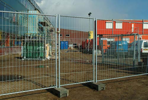 Återvinningssten Förvaringshäckar Kravallstaket med reflex Dörrsektioner & tillbehör Förstärkta anpassningssektioner 2,2 m Heras mobila stängsel - ett komplett påbyggnadsbart system Ursprunget till