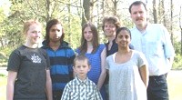 Det finns blanketter att tillgå för utträde ur Svenska kyrkan och ansökan om kyrkoavgift i kyrkan eller på nätet, gå in via Sannerudskyrkans hemsida och vidare länkar till respektive samfund.