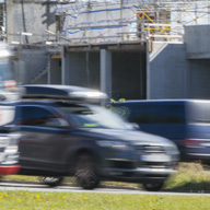 Många är mycket störda av vägtrafikbuller, trots att de bor i relativt nybyggda lägenheter. Vid bullernivåer under 50 db(a) är det däremot ovanligt att människor störs av vägtrafiken.