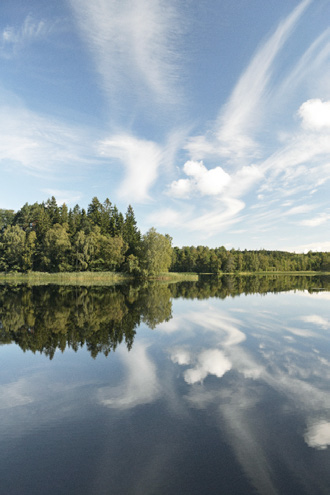 Granit Trend 100 Fondtyp: FOND-I-FOND Trend Granit Trend 50 / Granit Trend 100 Fonderna investerar i olika aktieoch obligationsfonder enligt en förvaltningsmodell som syftar till att fånga upp