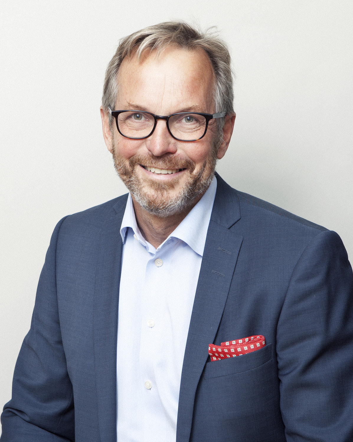 Vd kommenterar utvecklingen under första halvåret Ett händelserikt första halvår Det har varit ett händelserikt första halvår för Ratos, både vad gäller aktiviteten i Ratos portföljbolag, antalet nya