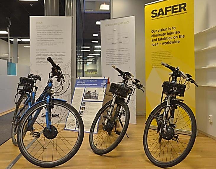 Beskrivning av metod och material Deltagare Tjugo cyklister deltog i den här studien genom att cykla på en utrustad elcykel i två veckor.