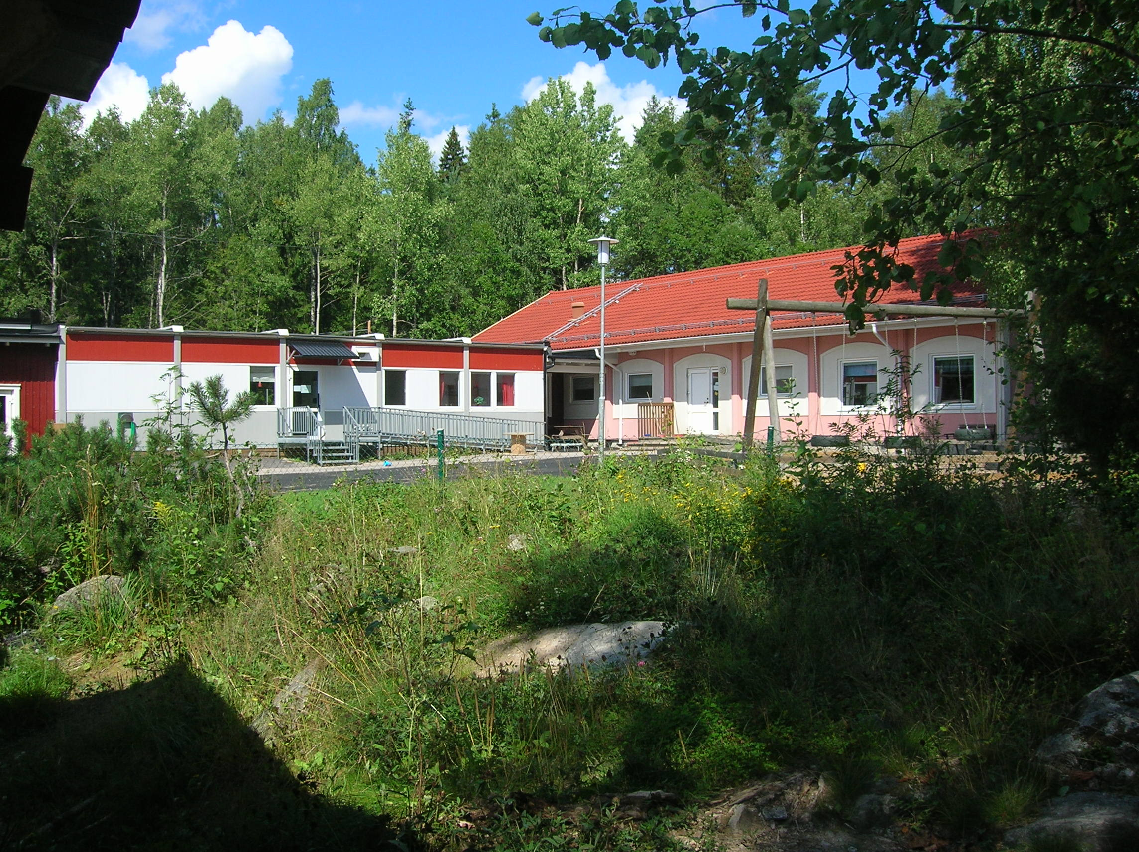 SMEDJEBACKENS KOMMUN Kvalitetssäkring av Förskolan Lillgården för läsåret 2012/2013 Postadress 777 81