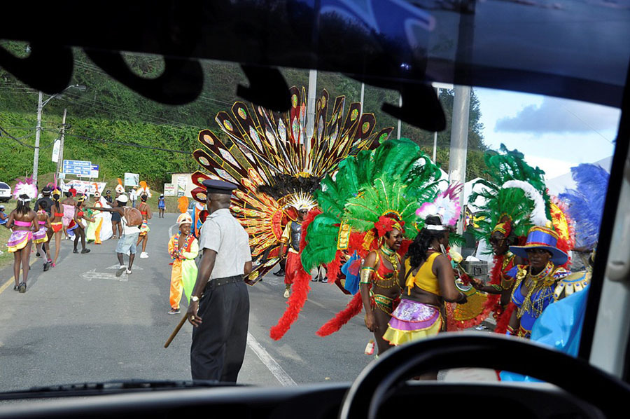 Trogon! Tobago. Foto: Stefan Adolfsson RESEDAGBOK 19 februari Deltagarna möttes från Sverige på Heathrow flygplats i London. Därifrån hade vi buss till Gatwick för övernattning.